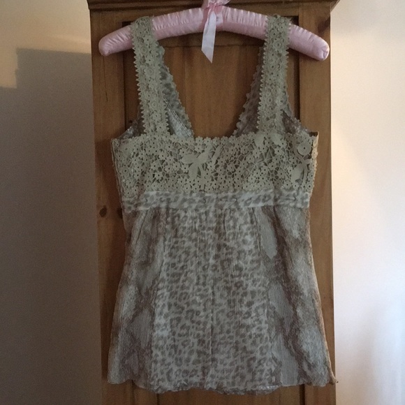 NWOT - 100% Silk Elie Tahari Top - Picture 4 of 12